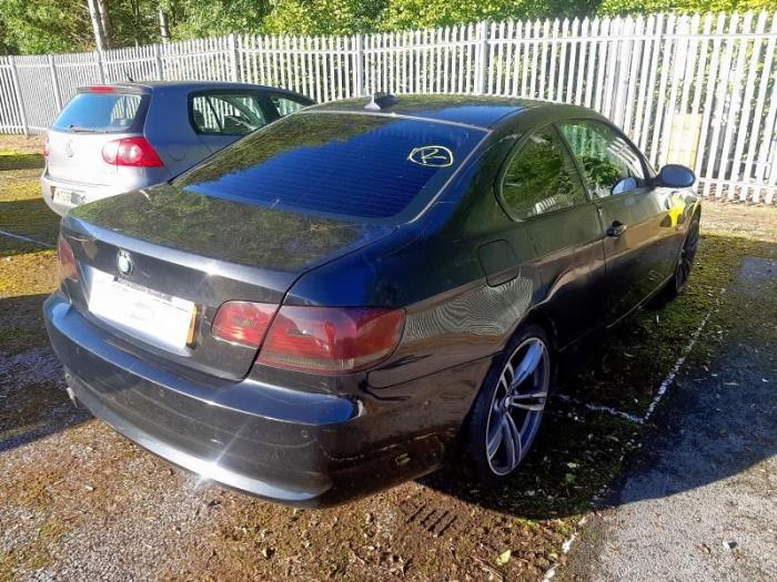 BMW 3 serie 320i 16V Sloopvoertuig (2009, Zwart)