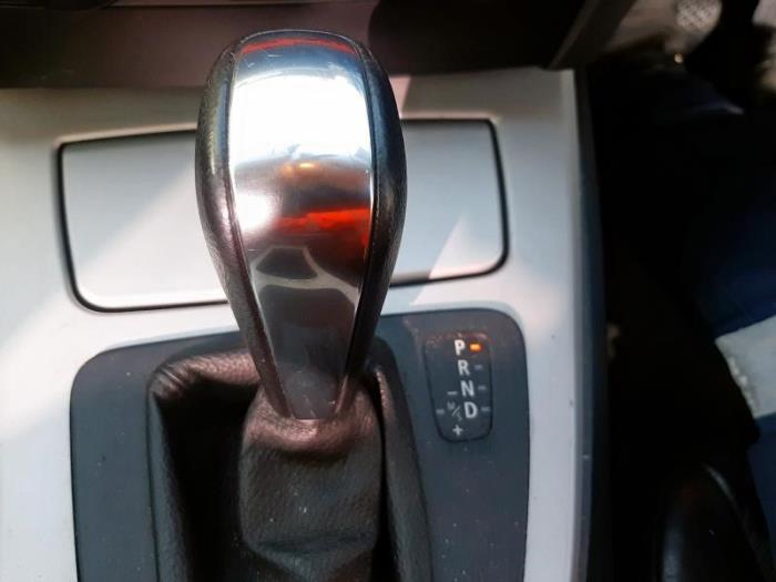 BMW 3 serie 320i 16V Sloopvoertuig (2009, Zwart)