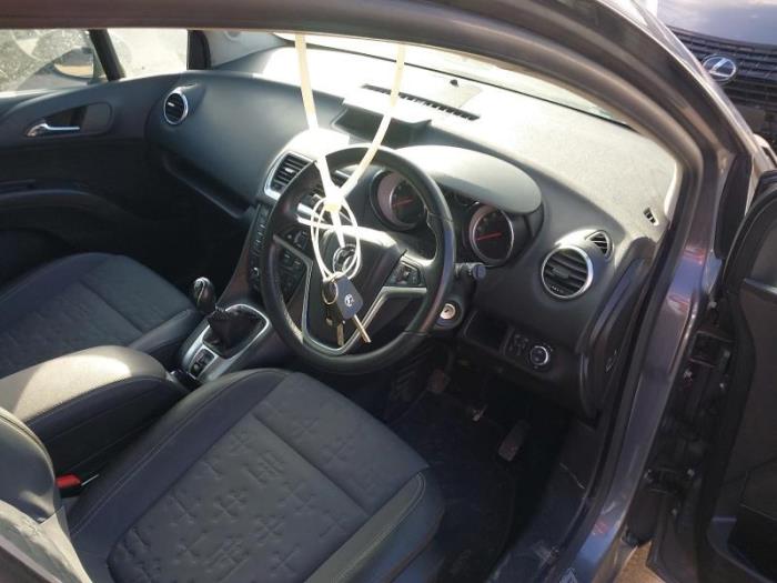 Opel Meriva 1.4 Turbo 16V Ecotec Sloopvoertuig (2015, Donker, Grijs)