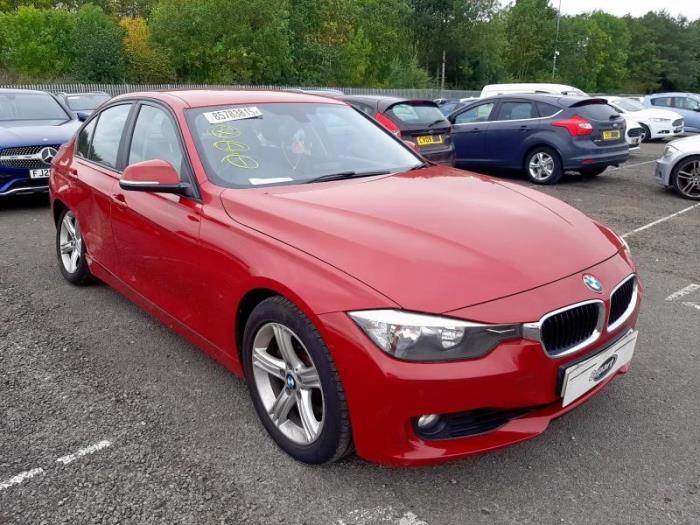 BMW 3 serie 320i 2.0 16V Sloopvoertuig (2013, Rood)