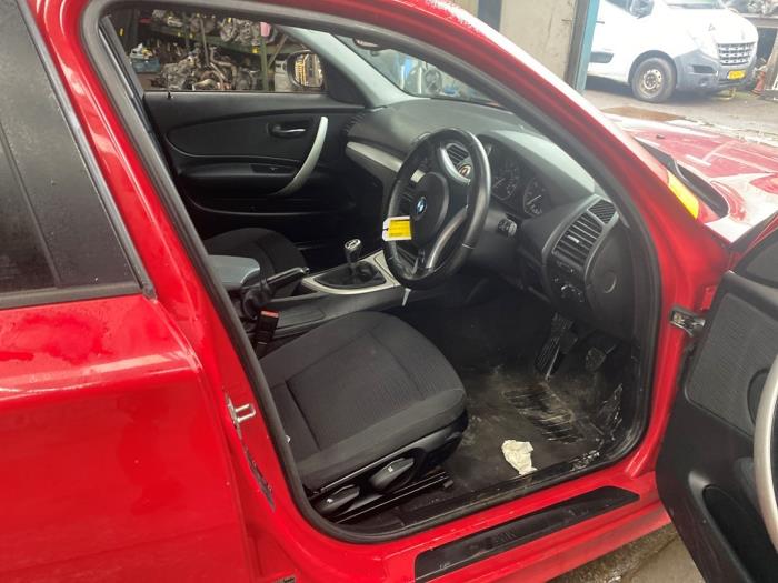 BMW 1 serie 120i 16V Sloopvoertuig (2010, Rood)