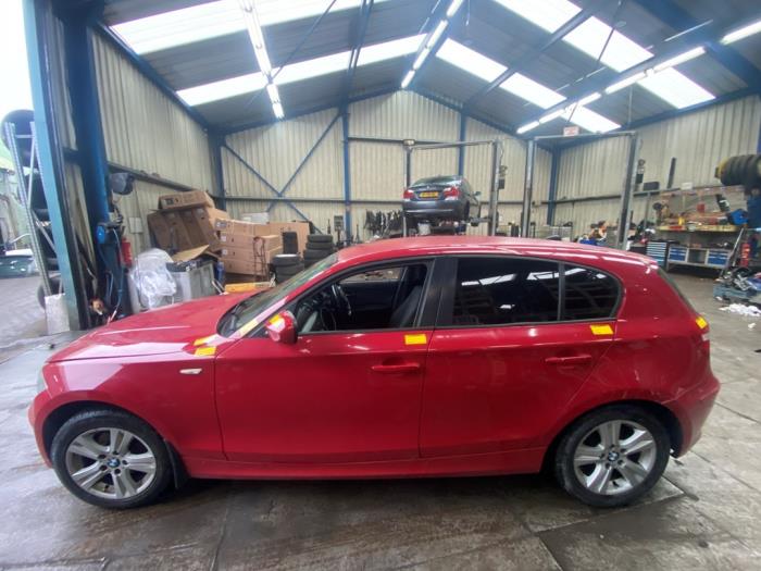 BMW 1 serie 120i 16V Sloopvoertuig (2010, Rood)