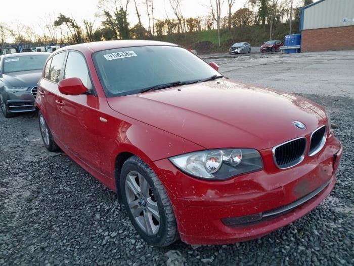 BMW 1 serie 120i 16V Sloopvoertuig (2010, Rood)