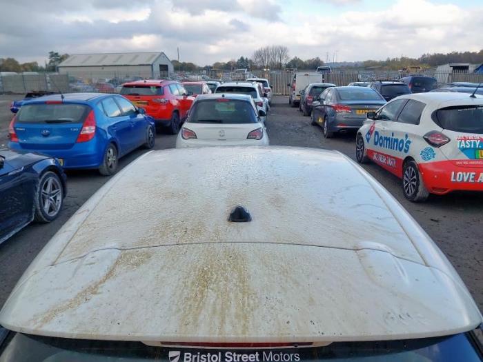 Renault Clio IV 0.9 Energy TCE 90 12V Sloopvoertuig (2015, Wit)