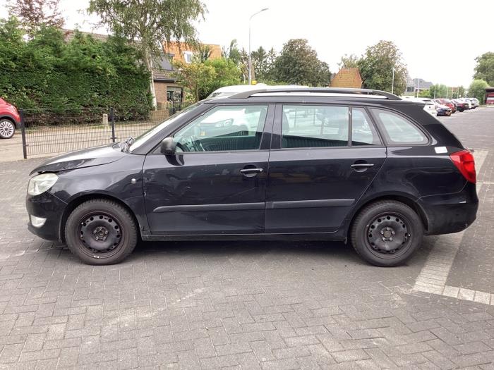 Skoda Fabia II Combi 1.2 TDI 12V Greenline Sloopvoertuig (2010, Zwart)