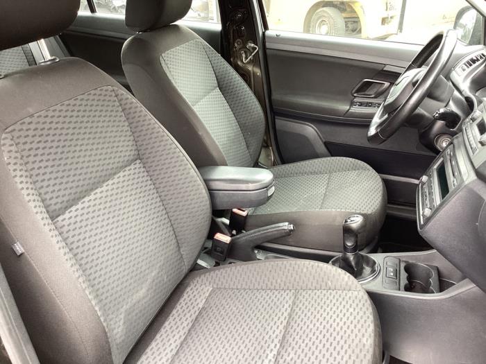 Skoda Fabia II Combi 1.2 TDI 12V Greenline Sloopvoertuig (2010, Zwart)