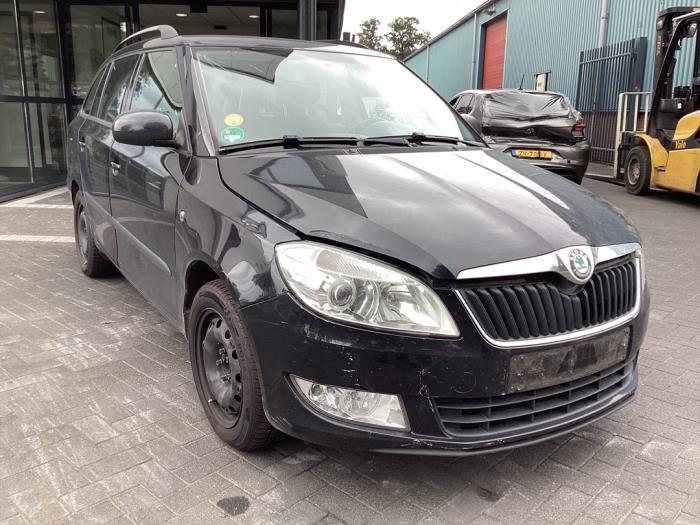 Skoda Fabia II Combi 1.2 TDI 12V Greenline Sloopvoertuig (2010, Zwart)