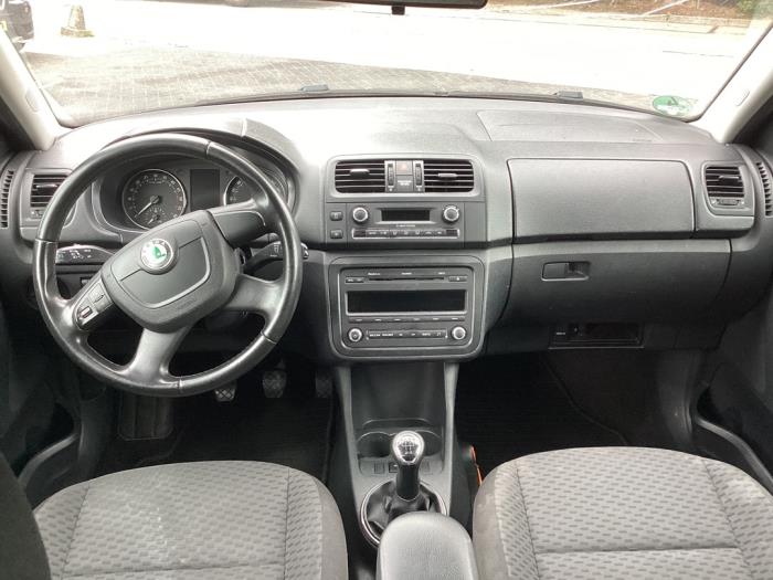 Skoda Fabia II Combi 1.2 TDI 12V Greenline Sloopvoertuig (2010, Zwart)