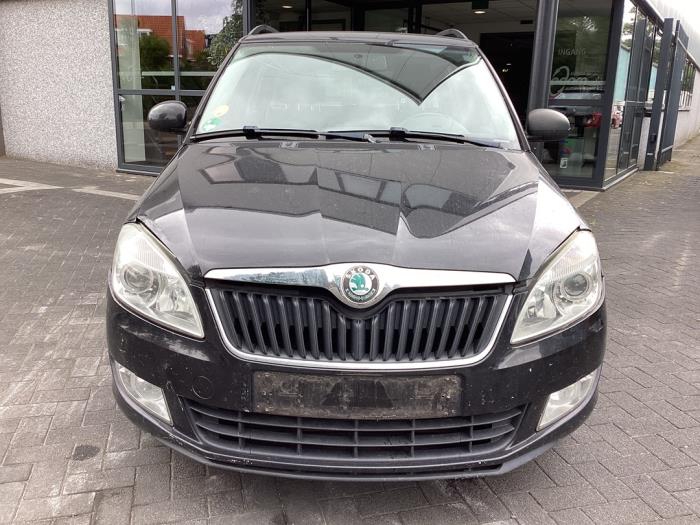 Skoda Fabia II Combi 1.2 TDI 12V Greenline Sloopvoertuig (2010, Zwart)