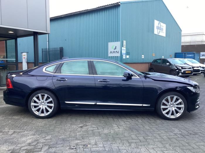 Volvo S90 II 2.0 T4 16V Sloopvoertuig (2019, Blauw)