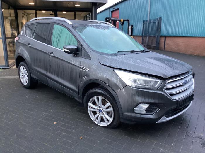 Ford Kuga II 1.5 EcoBoost 16V 120 Sloopvoertuig (2017, Grijs)