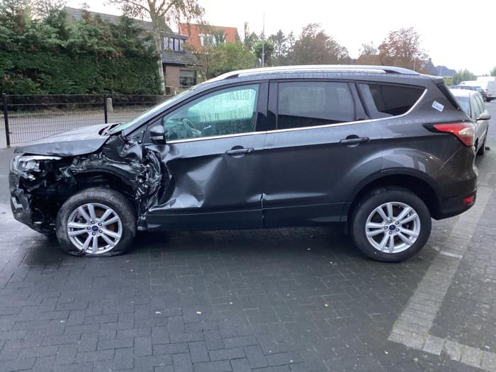 Ford Kuga II 1.5 EcoBoost 16V 120 Sloopvoertuig (2017, Grijs)