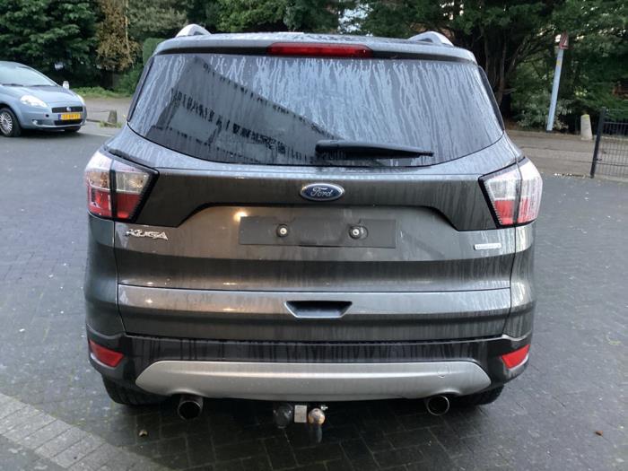 Ford Kuga II 1.5 EcoBoost 16V 120 Sloopvoertuig (2017, Grijs)