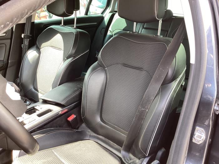 Renault Megane IV Estate 1.3 TCE 140 16V Sloopvoertuig (2019, Grijs)