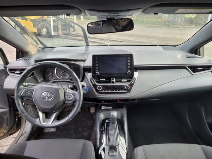 Toyota Corolla Touring Sport 1.8 16V Hybrid Sloopvoertuig (2022, Groen)