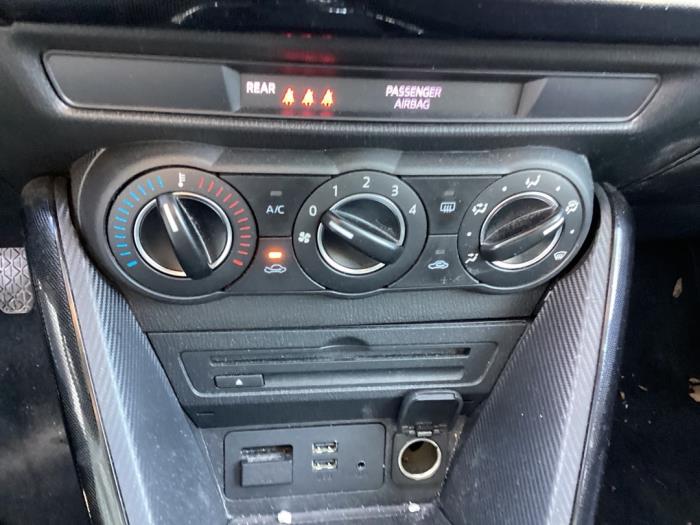 Mazda 2 1.5 SkyActiv-G 90 Sloopvoertuig (2015, Bruin)