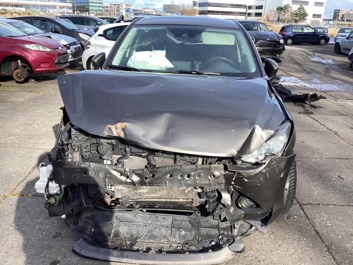 Mazda 2 1.5 SkyActiv-G 90 Sloopvoertuig (2015, Bruin)