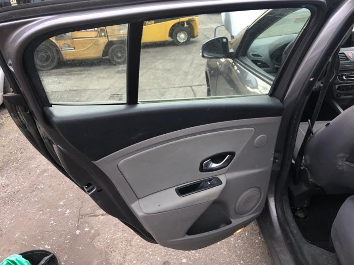 Renault Megane III Berline 1.9 dCi Sloopvoertuig (2009, Grijs)