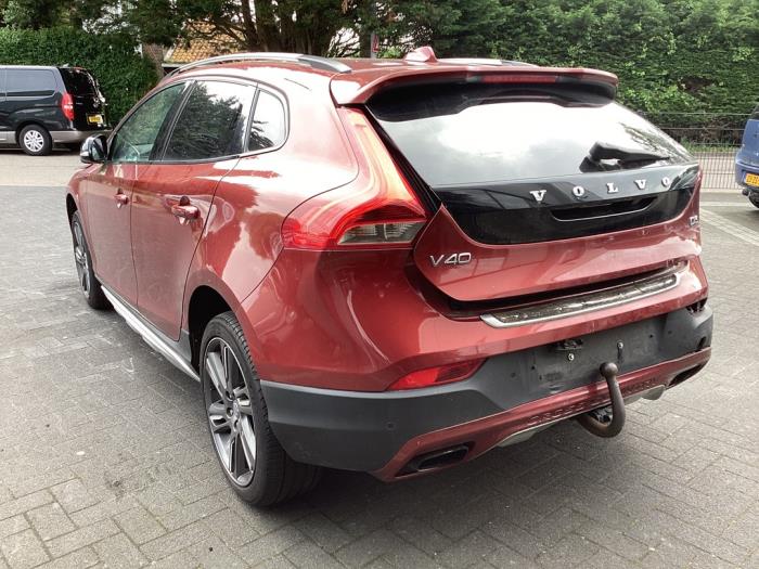 Volvo V40 Cross Country 2.0 D3 20V Sloopvoertuig (2013, Rood)