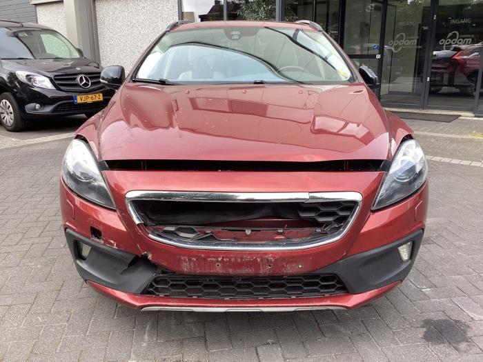 Volvo V40 Cross Country 2.0 D3 20V Sloopvoertuig (2013, Rood)