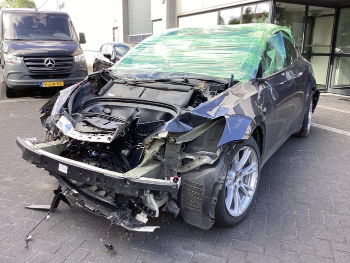 Tesla Model Y RWD Sloopvoertuig (2023, Grijs)