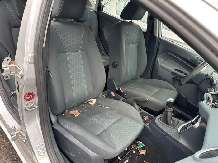 Ford Fiesta 6 1.25 16V Sloopvoertuig (2010, Grijs)