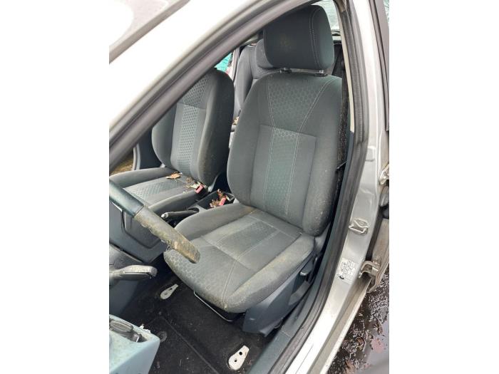 Ford Fiesta 6 1.25 16V Sloopvoertuig (2010, Grijs)