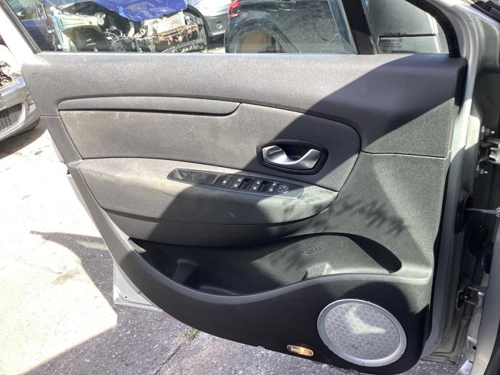 Renault Scénic III 1.6 16V Sloopvoertuig (2011, Grijs)