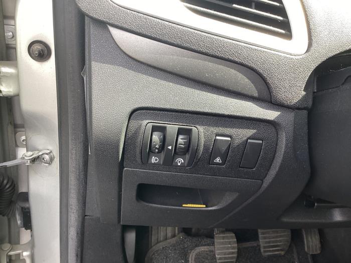 Renault Scénic III 1.6 16V Sloopvoertuig (2011, Grijs)