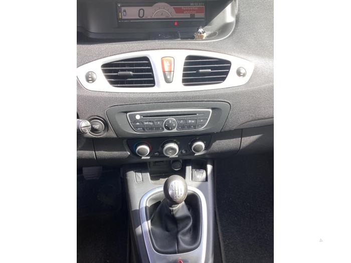 Renault Scénic III 1.6 16V Sloopvoertuig (2011, Grijs)