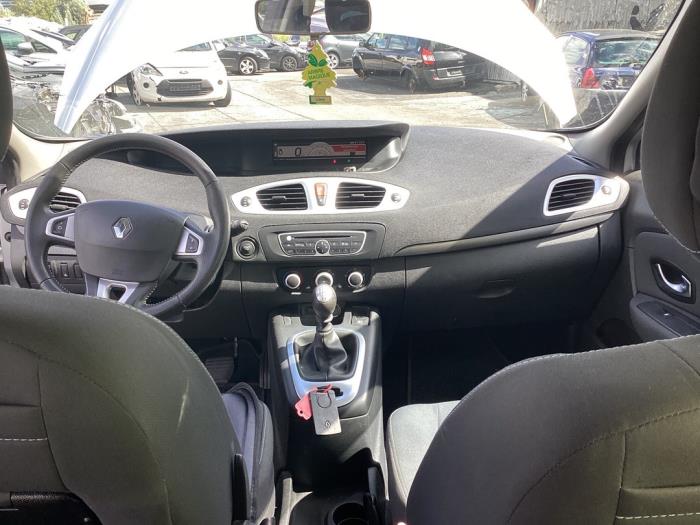 Renault Scénic III 1.6 16V Sloopvoertuig (2011, Grijs)