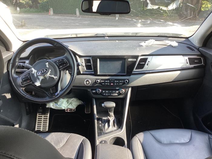 Kia Niro I 1.6 GDI PHEV Sloopvoertuig (2017, Wit)