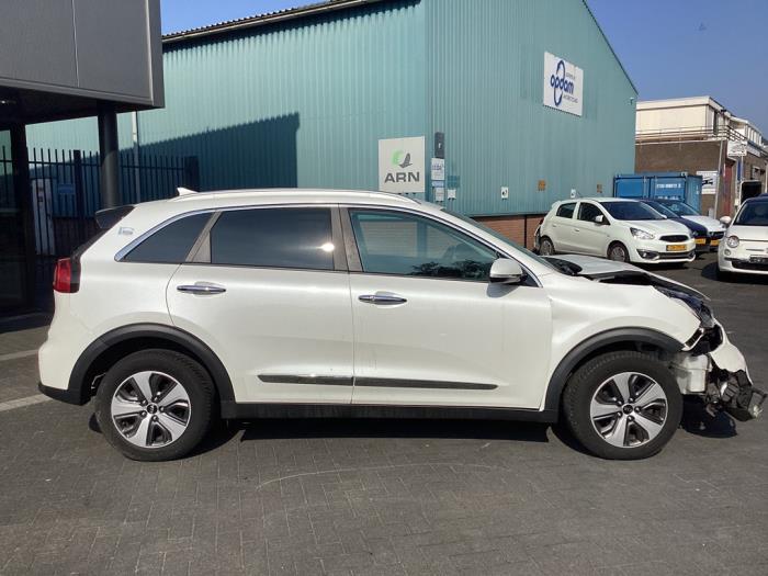 Kia Niro I 1.6 GDI PHEV Sloopvoertuig (2017, Wit)