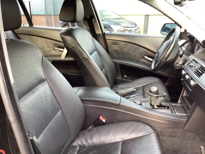 BMW 5 serie 523i 24V Sloopvoertuig (2005, Zwart)