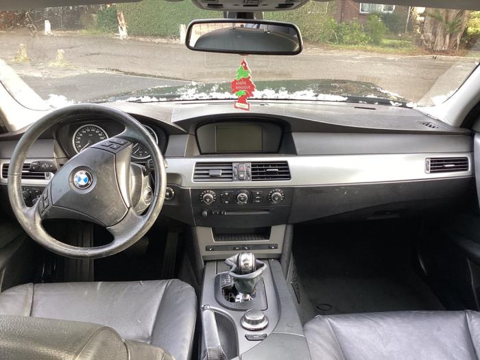 BMW 5 serie 523i 24V Sloopvoertuig (2005, Zwart)