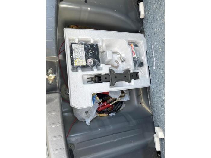 Suzuki Celerio 1.0 12V Dualjet Sloopvoertuig (2016, Grijs)