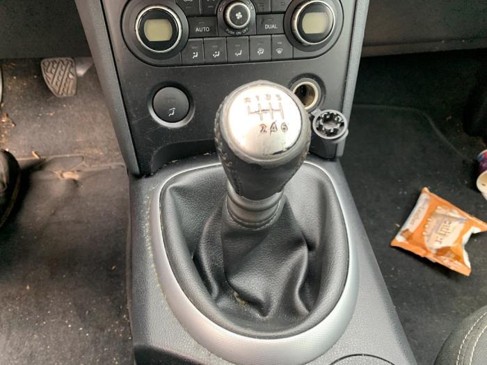 Nissan Qashqai 2.0 16V Sloopvoertuig (2008, Beige)