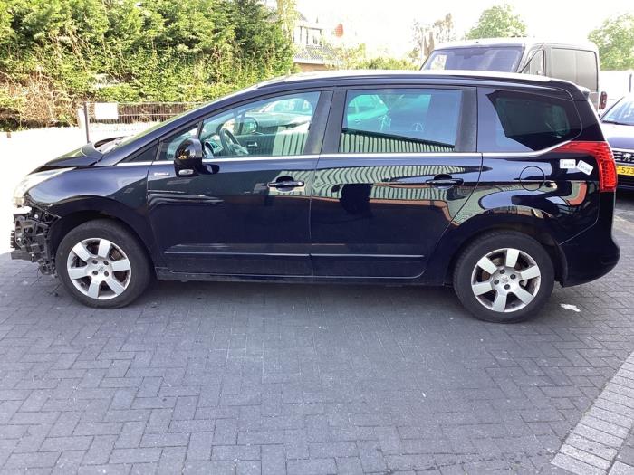 Peugeot 5008 I 1.6 THP 16V Sloopvoertuig (2013, Zwart)