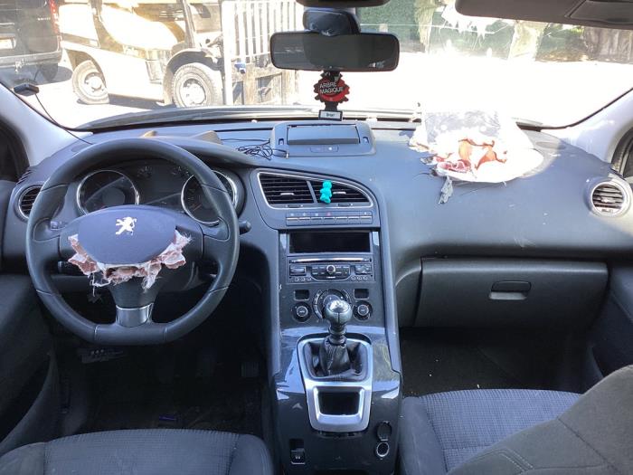 Peugeot 5008 I 1.6 THP 16V Sloopvoertuig (2013, Zwart)