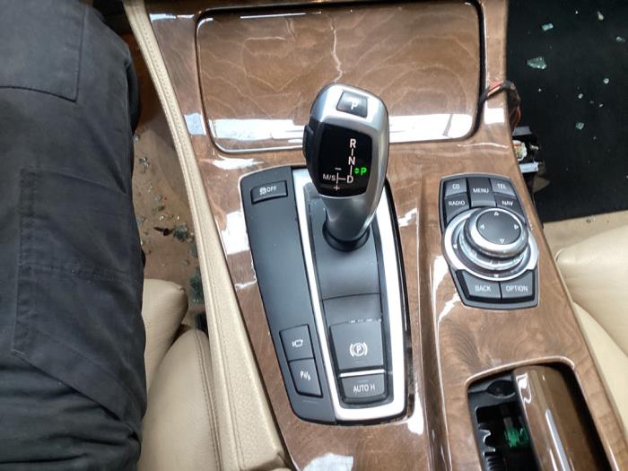 BMW 5 serie 530i 24V Sloopvoertuig (2010, Bruin)