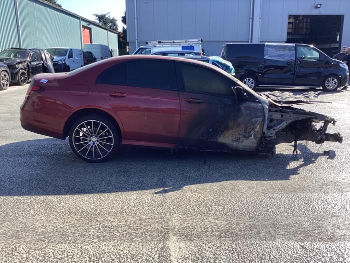 Mercedes E E-220d 2.0 Turbo 16V Sloopvoertuig (2016, Rood)