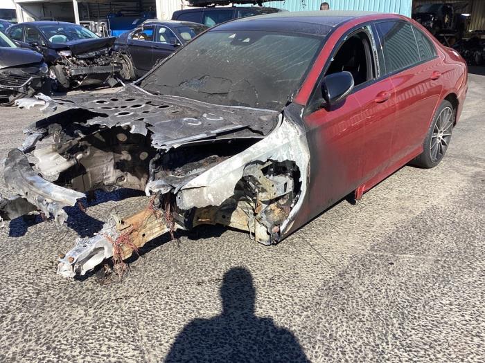 Mercedes E E-220d 2.0 Turbo 16V Sloopvoertuig (2016, Rood)