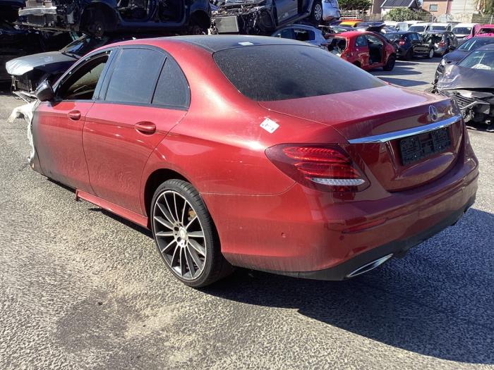 Mercedes E E-220d 2.0 Turbo 16V Sloopvoertuig (2016, Rood)