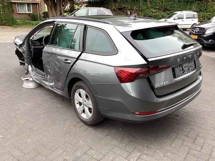 Skoda Octavia Combi 1.0 TSI e-TEC 12V Sloopvoertuig (2024, Grijs)