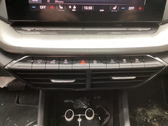 Skoda Octavia Combi 1.0 TSI e-TEC 12V Sloopvoertuig (2024, Grijs)