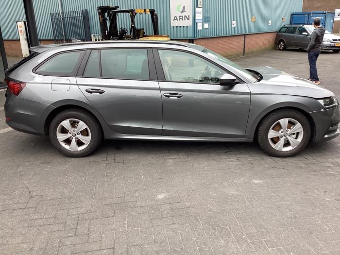 Skoda Octavia Combi 1.0 TSI e-TEC 12V Sloopvoertuig (2024, Grijs)