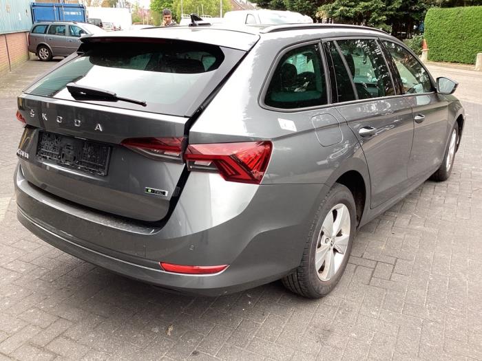 Skoda Octavia Combi 1.0 TSI e-TEC 12V Sloopvoertuig (2024, Grijs)
