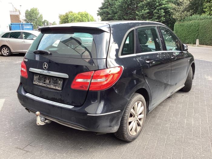 Mercedes B 1.6 B-180 BlueEFFICIENCY Turbo 16V Sloopvoertuig (2012, Zwart)