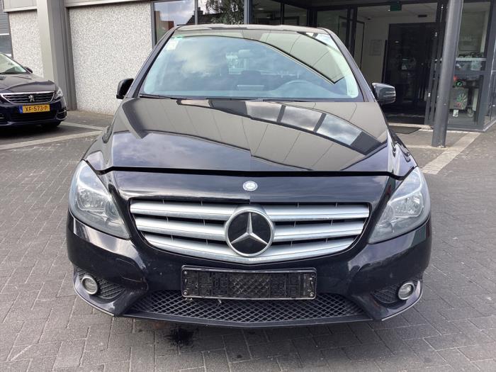 Mercedes B 1.6 B-180 BlueEFFICIENCY Turbo 16V Sloopvoertuig (2012, Zwart)
