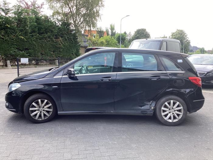 Mercedes B 1.6 B-180 BlueEFFICIENCY Turbo 16V Sloopvoertuig (2012, Zwart)